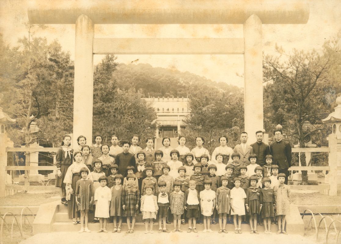參拜臺灣神社