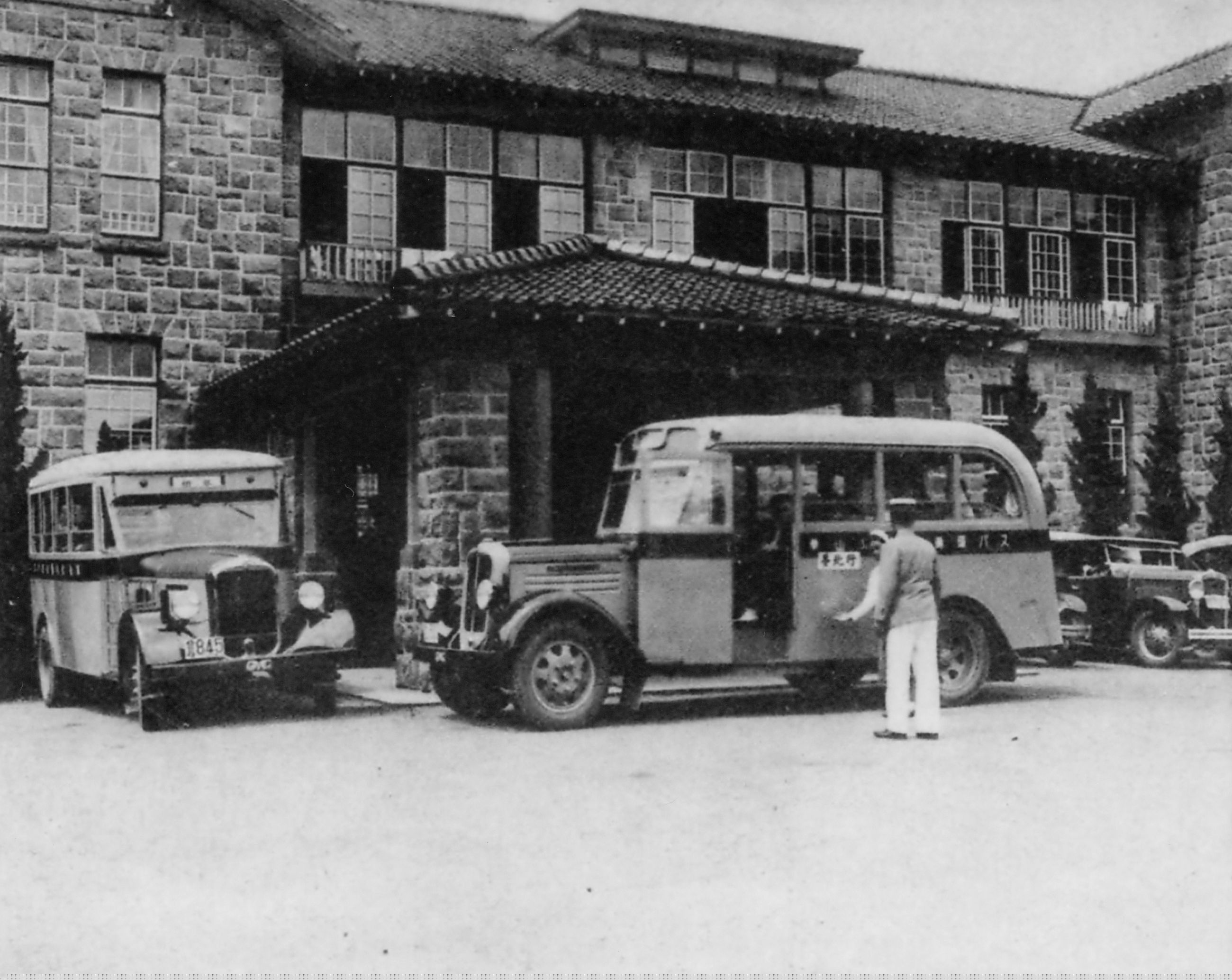 1939年行駛於草山溫泉的交通工具